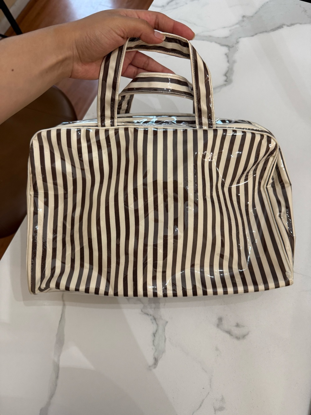 Henri bendel makeup bag